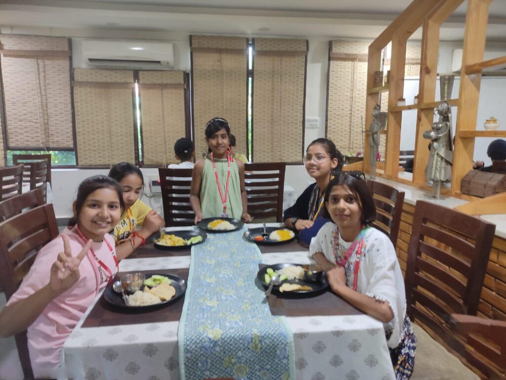 students visited astroport sariska 6