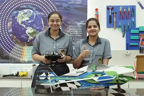 students in science & technology line image
